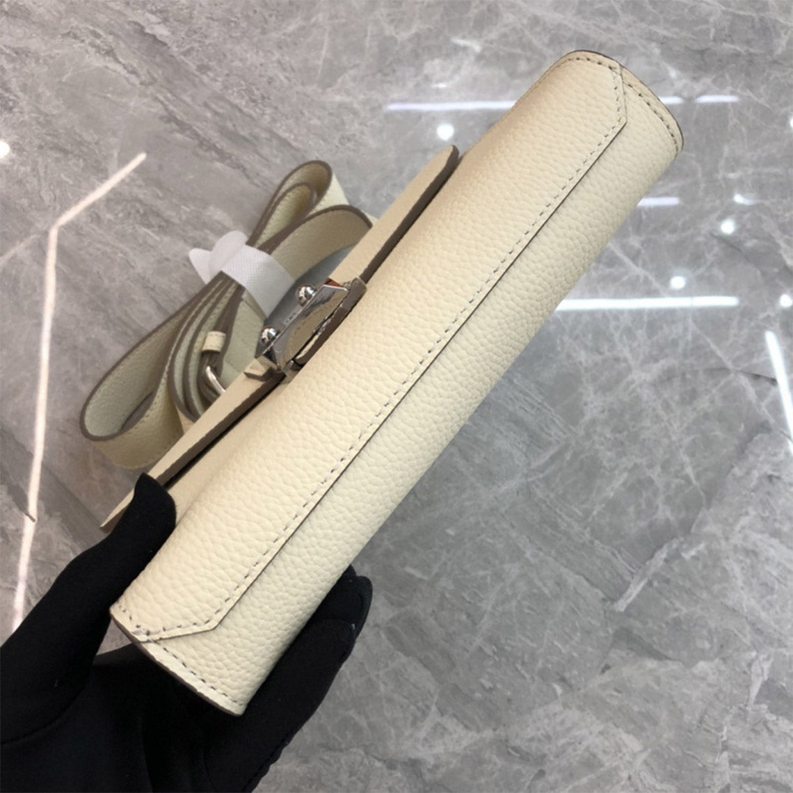 Top Grain Leather Mini Flap Bag – Compact Everyday Crossbody detail image 11