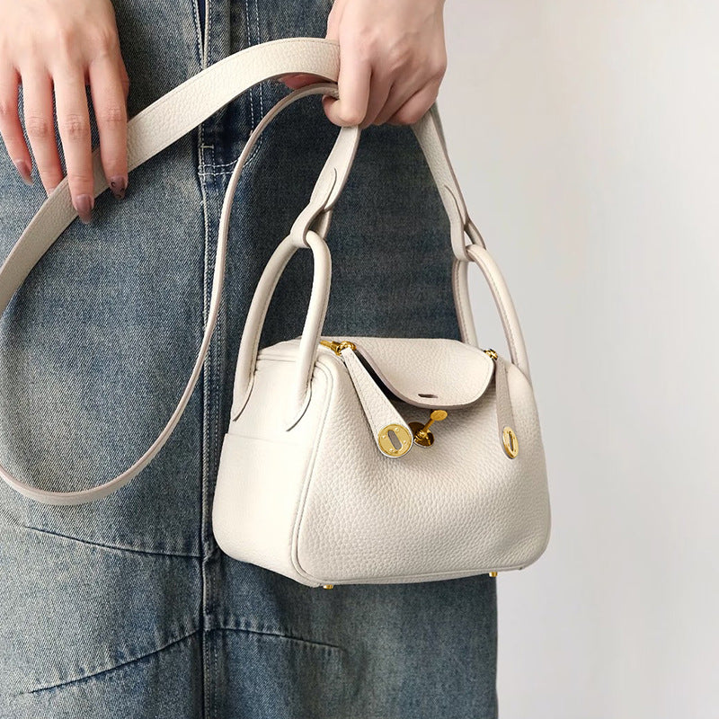 Pebbled Grain Leather Shoulder Bag with Gold Hardware – Small and Medium Sizes detail image 8