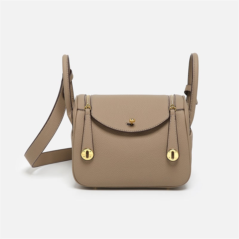 PU Leather Shoulder Bag with Golden Hardware – Three Sizes, Five Colors detail image 4