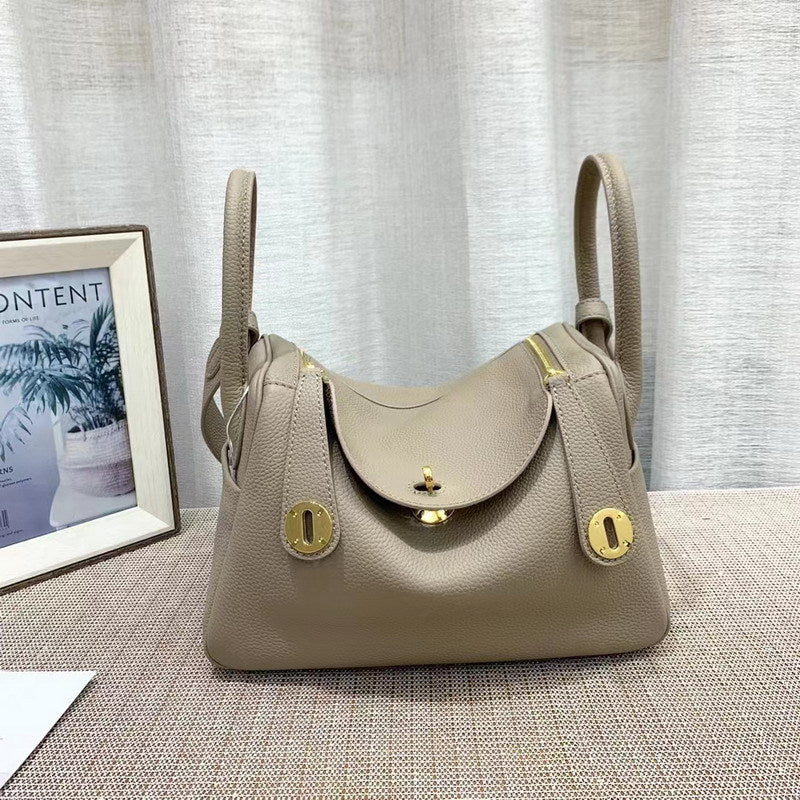 Pebbled Grain Leather Shoulder Bag for Women – Small and Medium Sizes detail image 7