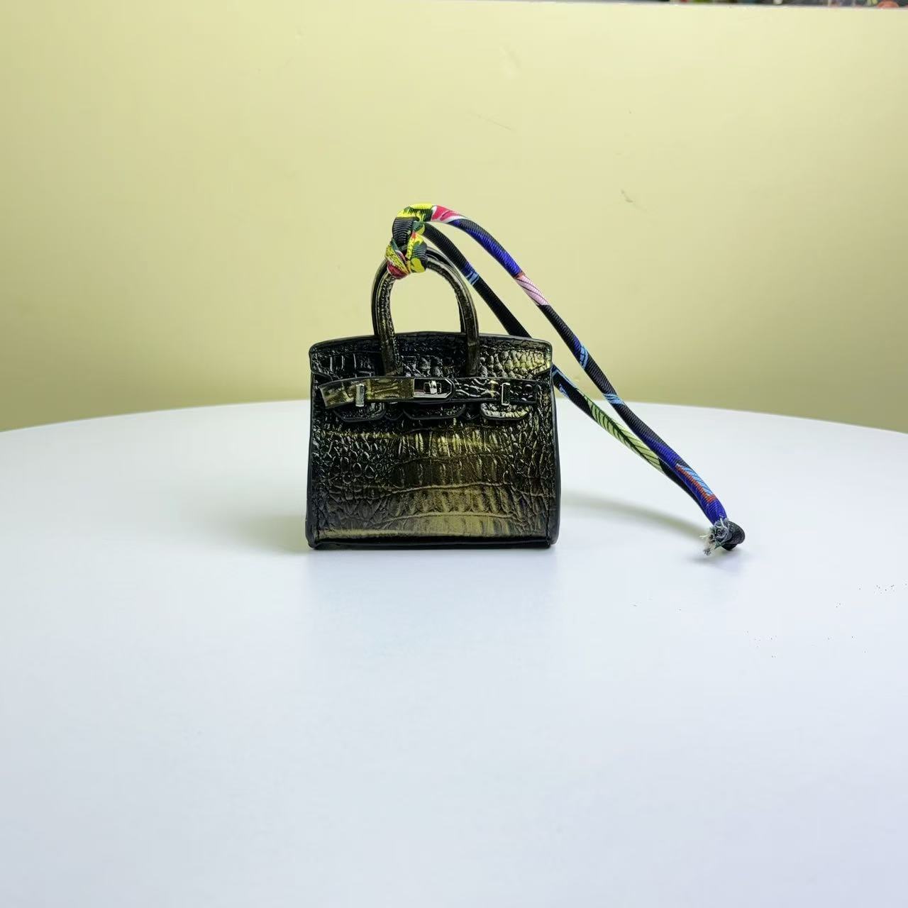 Mini Top Handle Bag Charm in Real Leather – Earphone Case & Keychain detail image 9