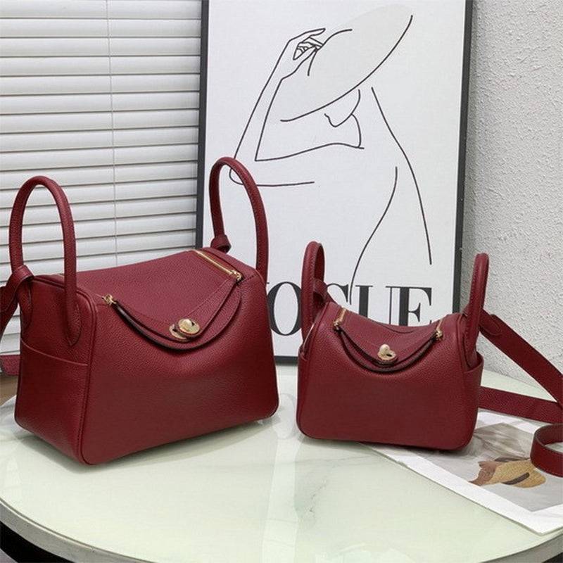 Pebbled Grain Leather Shoulder Bag for Women – Small and Medium Sizes detail image 13