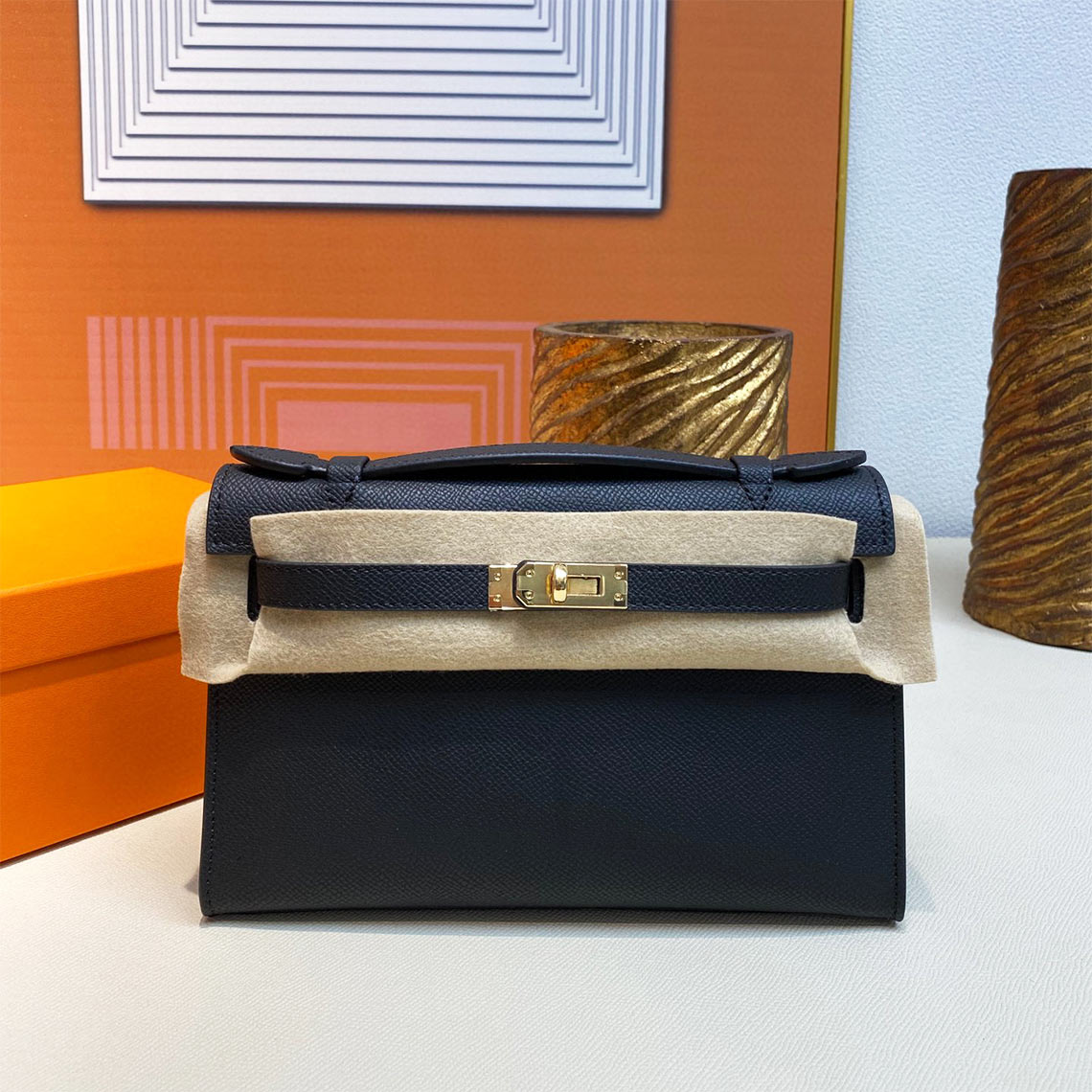 Small Leather Top Handle Bag with Adjustable Strap for Women detail image 8