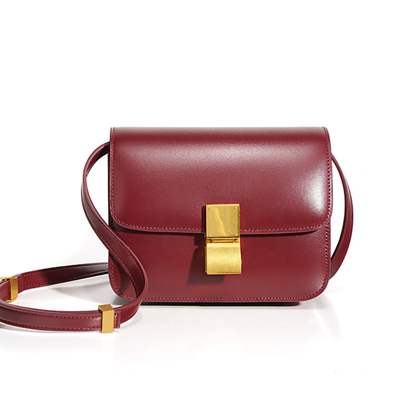Classic Box Bag in Glossy Cowhide Leather – Small and Medium detail image 5