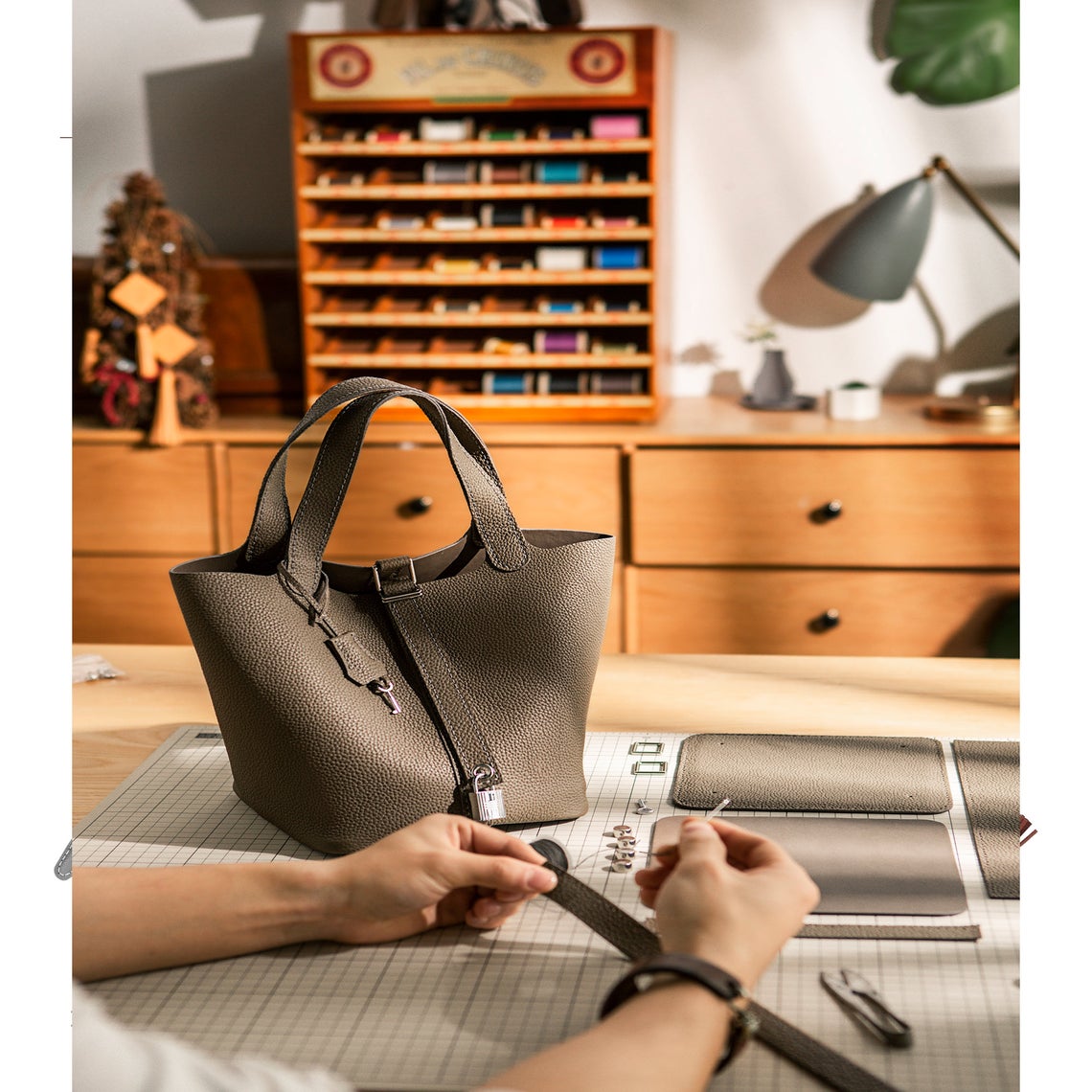 Hand-Sewn Bucket Bag Leather DIY Kit – Top Grain Leather, Lock Closure detail image 8