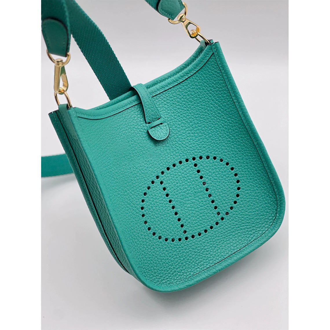 Full Grain Leather Mini Crossbody Bag DIY Kit – Hand-Sewn Leathercraft Project detail image 10