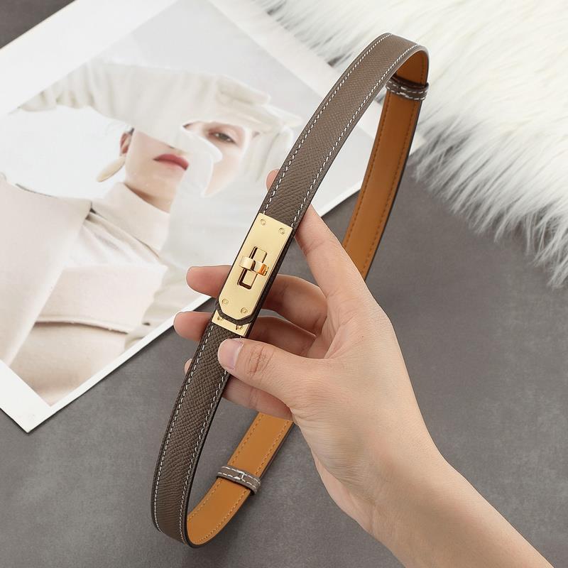 Top Handle Bag Belt in Fine Embossed Grain Leather with Golden Hardware detail image 19