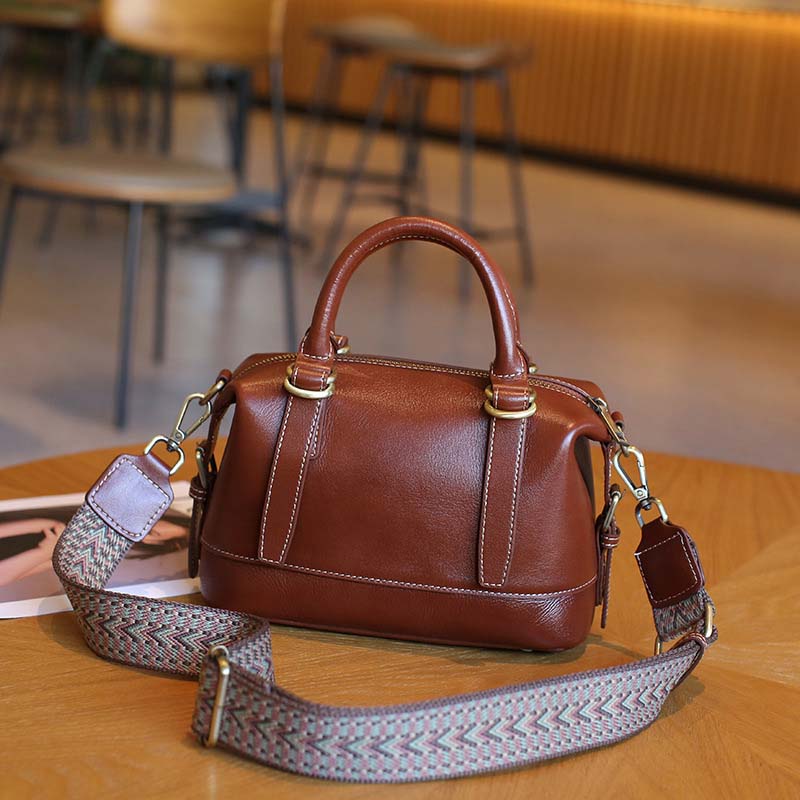 Vegetable-tanned Leather Boston Bag | Cowhide Crossbody Handbag detail image 1