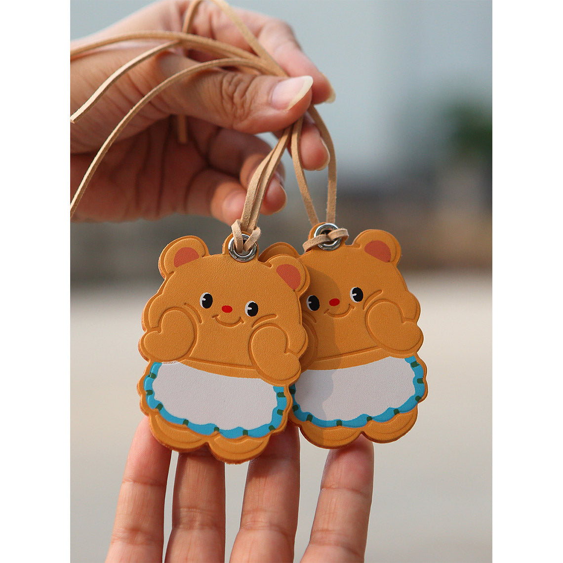 Vegetable Tanned Leather Cute Bear Charm Keychain detail image 3
