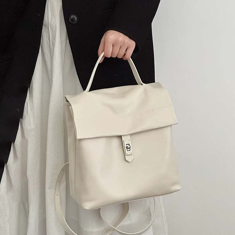 Vegetable-Tanned Cowhide Vintage Flap Backpack detail image 4