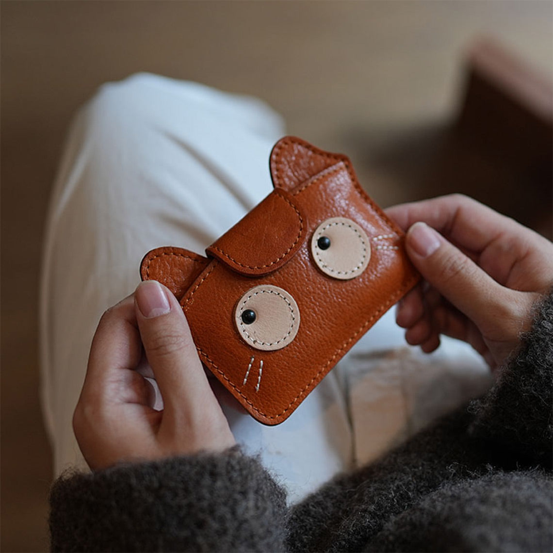 Small Vegetable Tanned Leather Cat Purse with Snap Closure product image 1