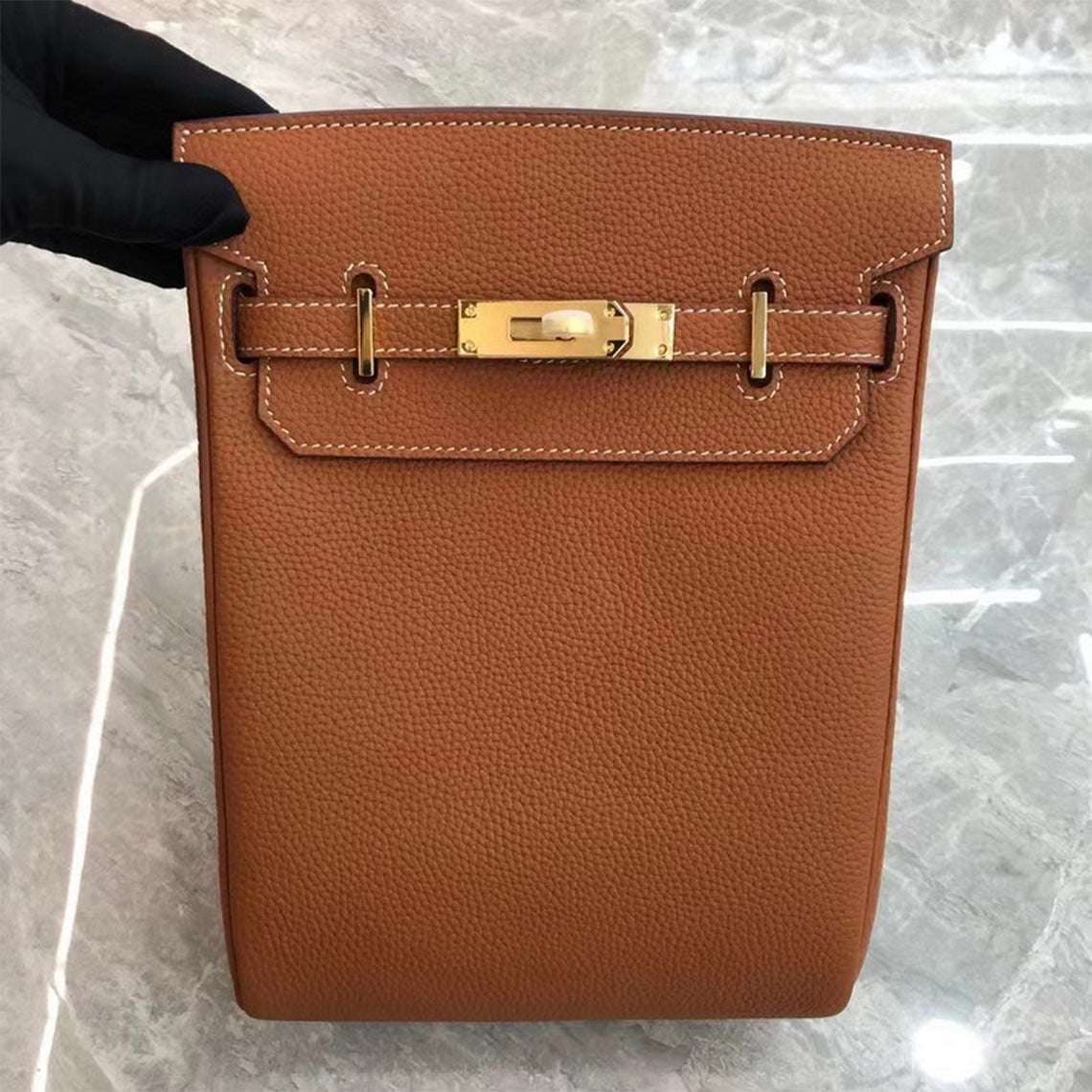 Top Grain Leather Unisex Crossbody Backpack with Turn Lock detail image 19