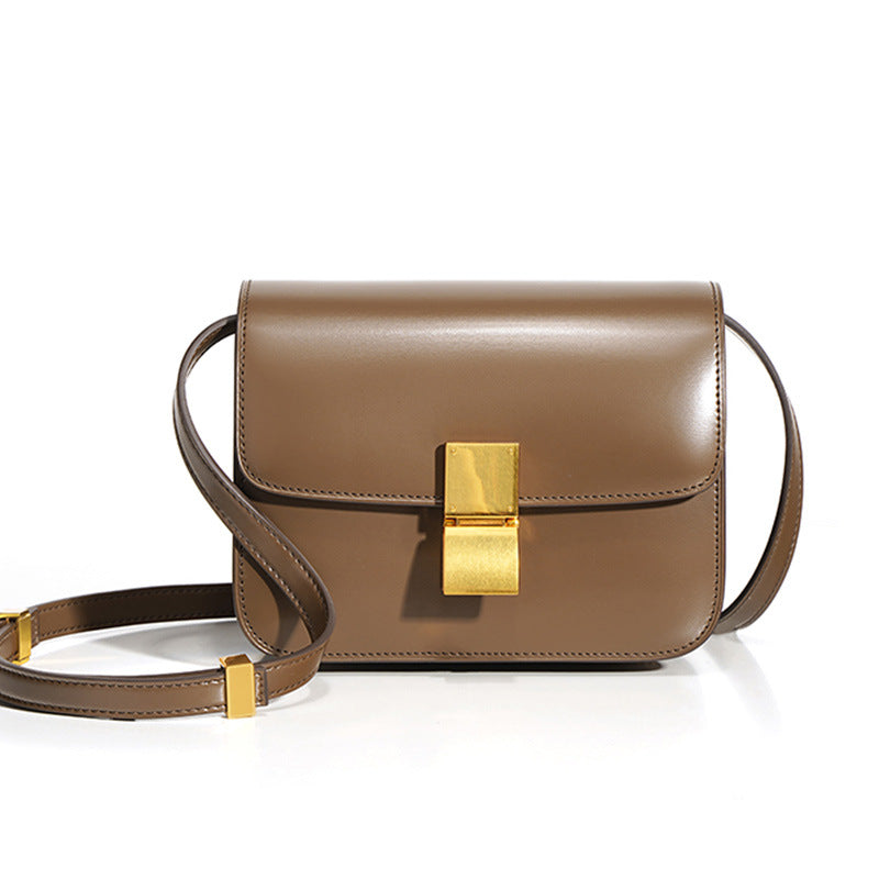Classic Box Bag in Glossy Cowhide Leather – Small and Medium detail image 1