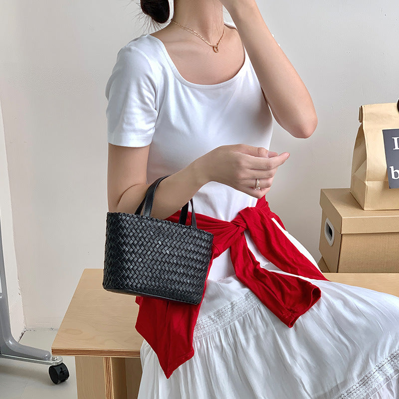 Hand-Woven Cowhide Tote Bag with Crossbody Strap in Five Colors detail image 8