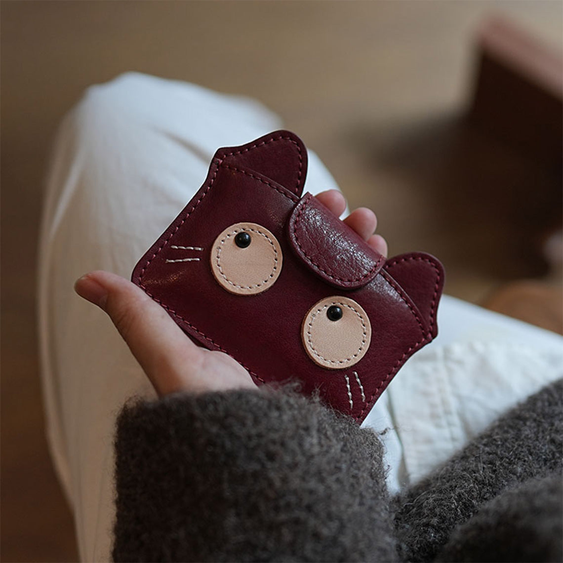 Small Vegetable Tanned Leather Cat Purse with Snap Closure detail image 6