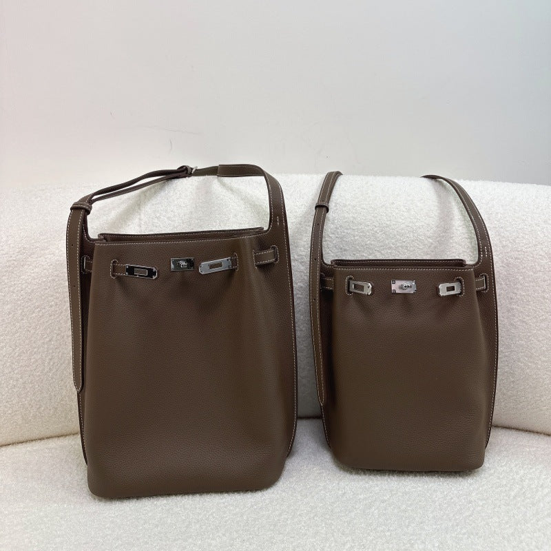 Bucket Bag in Top Grain Leather with Adjustable Strap detail image 6