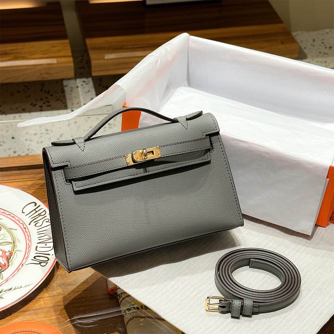 Small Leather Top Handle Bag with Adjustable Strap for Women detail image 5