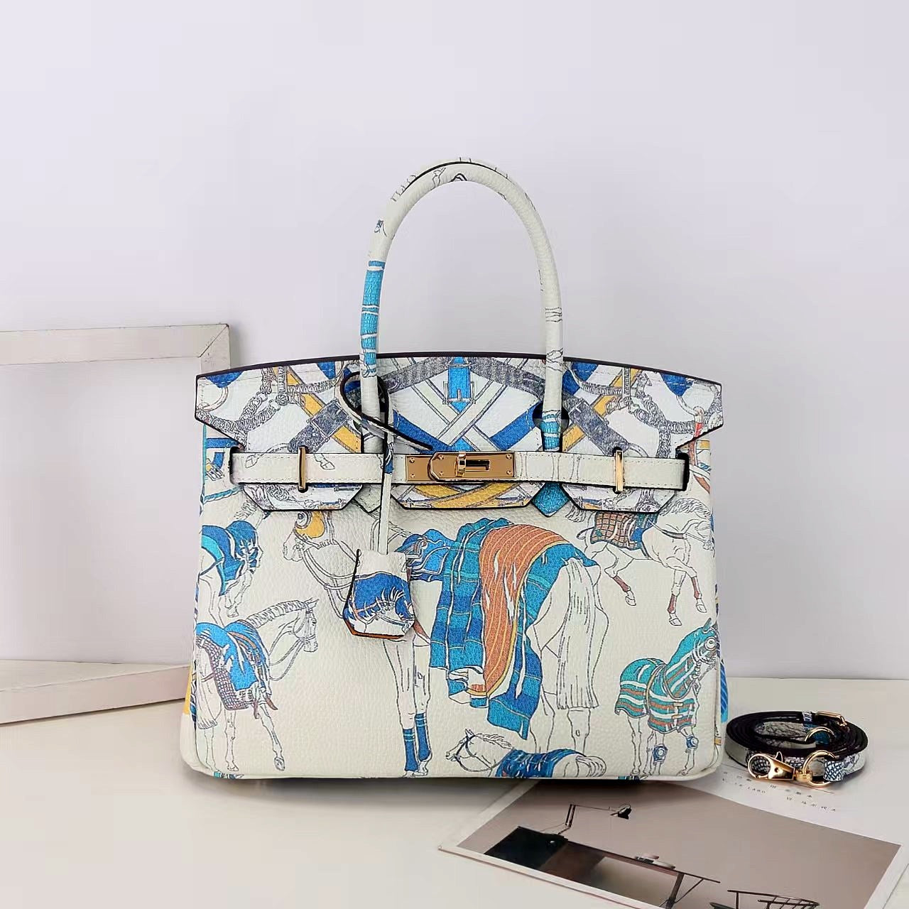 Graffiti Top Handle Bag 30cm Top Grain Leather Shoulder Bag detail image 14