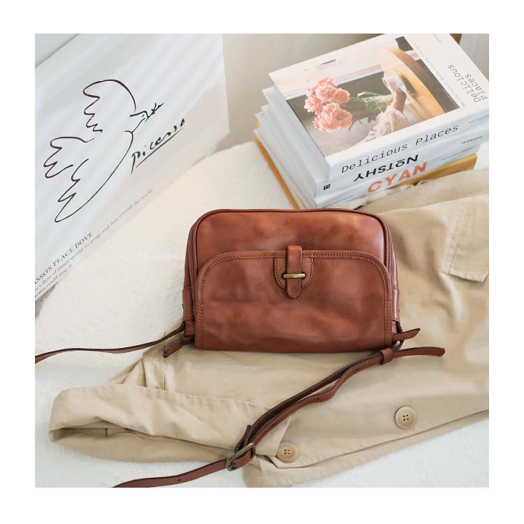 Small Square Leather Messenger Bag with Adjustable Strap – Black & Brown detail image 3