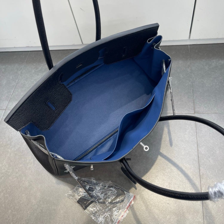 Top Grain Leather Shoulder Bag 40 cm with Contrast Lining detail image 4