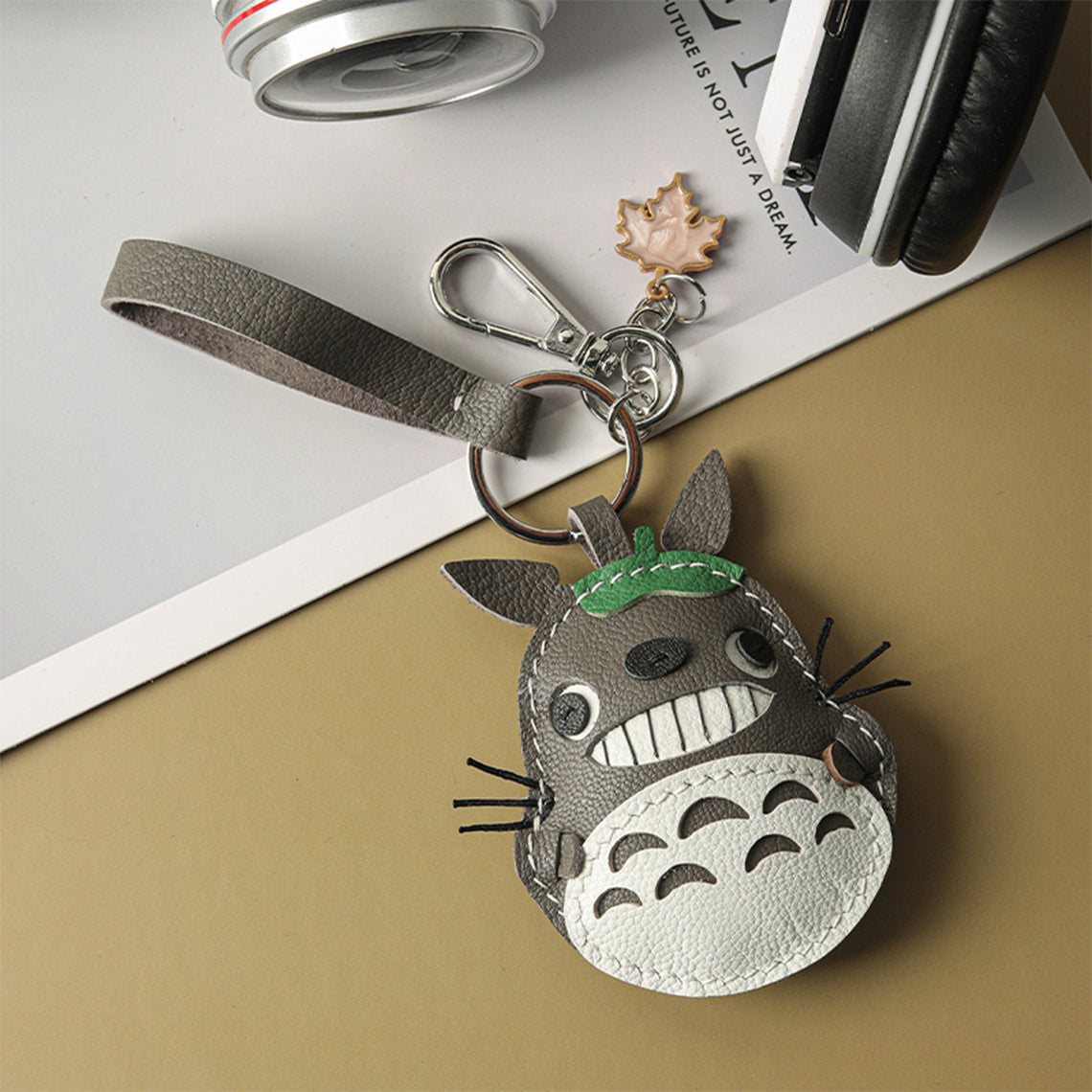 Goatskin Leather Cat Keychain DIY Kit – Hand Sewing Craft Project detail image 3