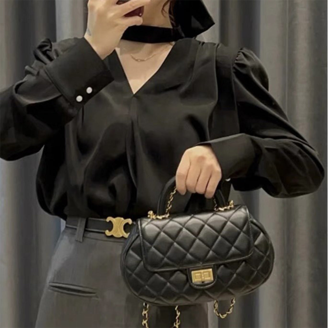 Quilted Sheep Leather Flap Handbag with Gold-Tone Chain Strap detail image 3