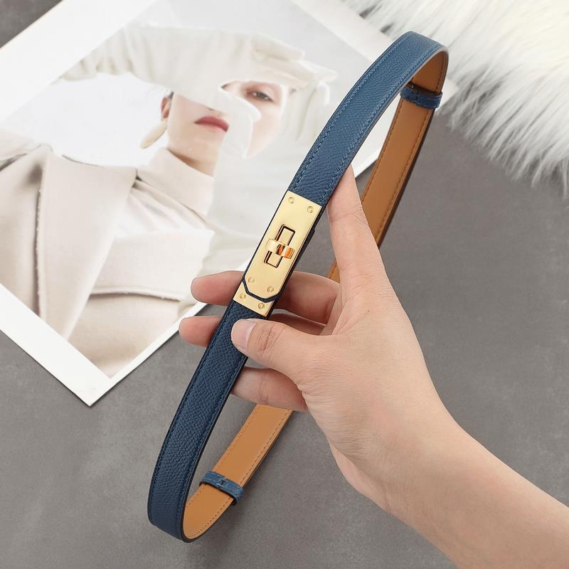 Top Handle Bag Belt in Fine Embossed Grain Leather with Golden Hardware detail image 16