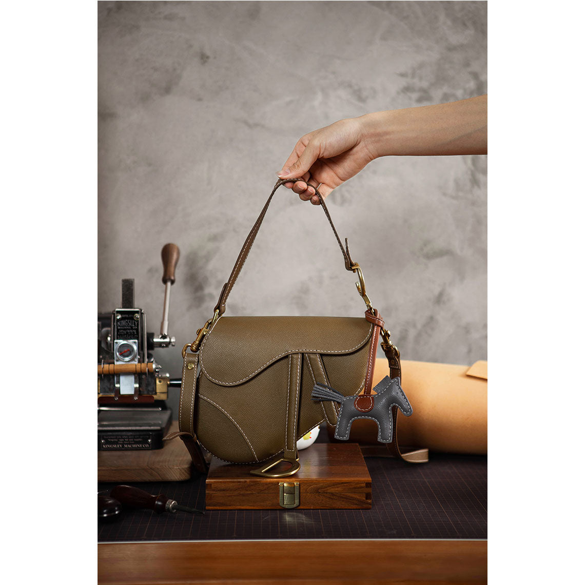 Hand Sewn Leather Crossbody Saddle Bag DIY Kit - Tan, Grey, Black detail image 9