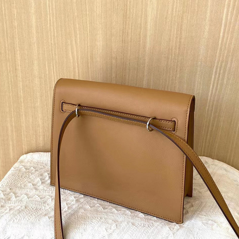 Danse Top Handle Bag in Top Grain Leather with Adjustable Strap detail image 7