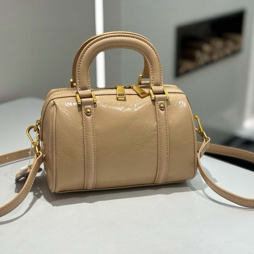 Retro Leather Boston Barrel Bag | Compact & Chic detail image 2