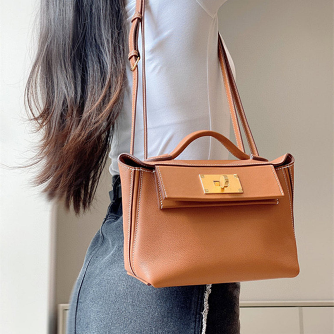 Mini 24/24 Bag in Top Grain Leather with Gold Hardware – Small and Large Sizes detail image 2