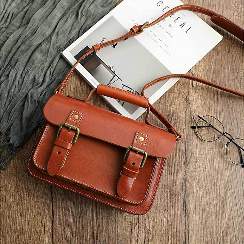Vegetable Tanned Leather Unisex Messenger Bag detail image 7