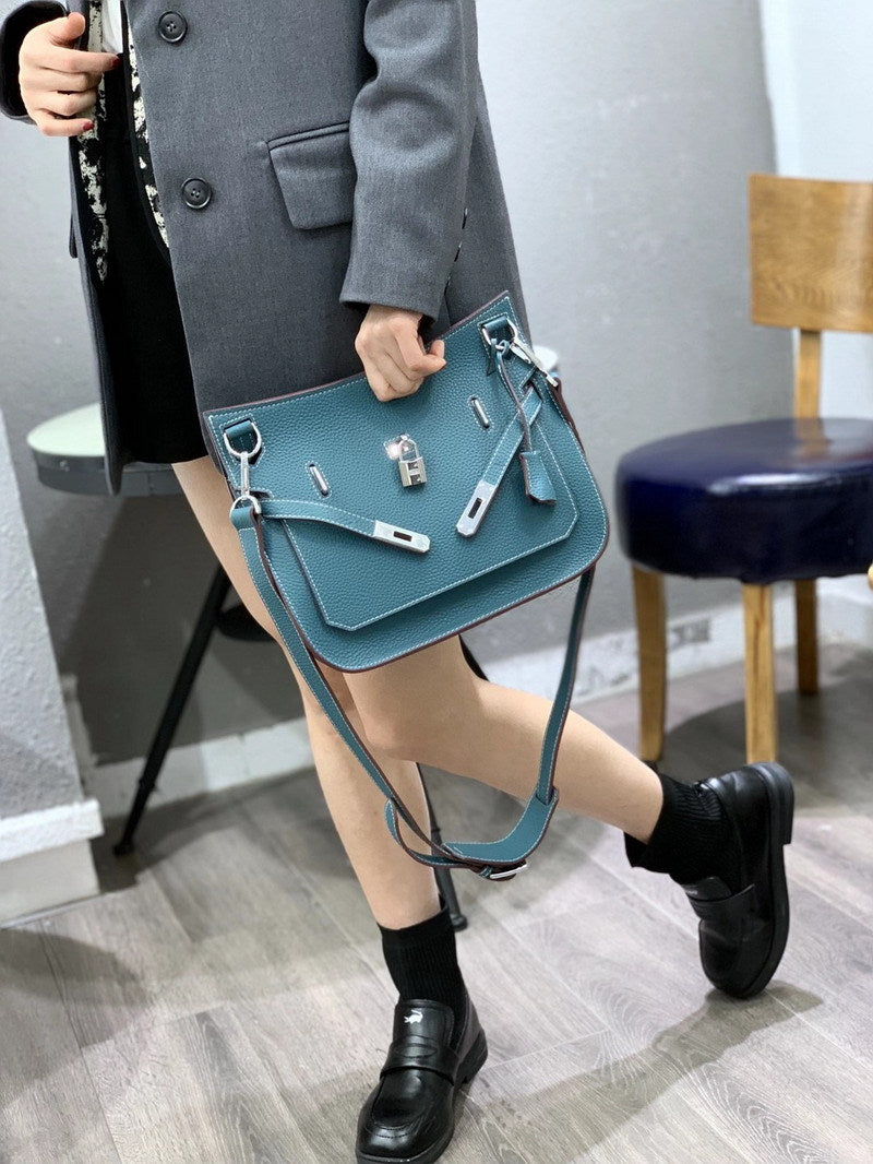 Top Grain Leather Messenger Shoulder Bag with Adjustable Strap detail image 7