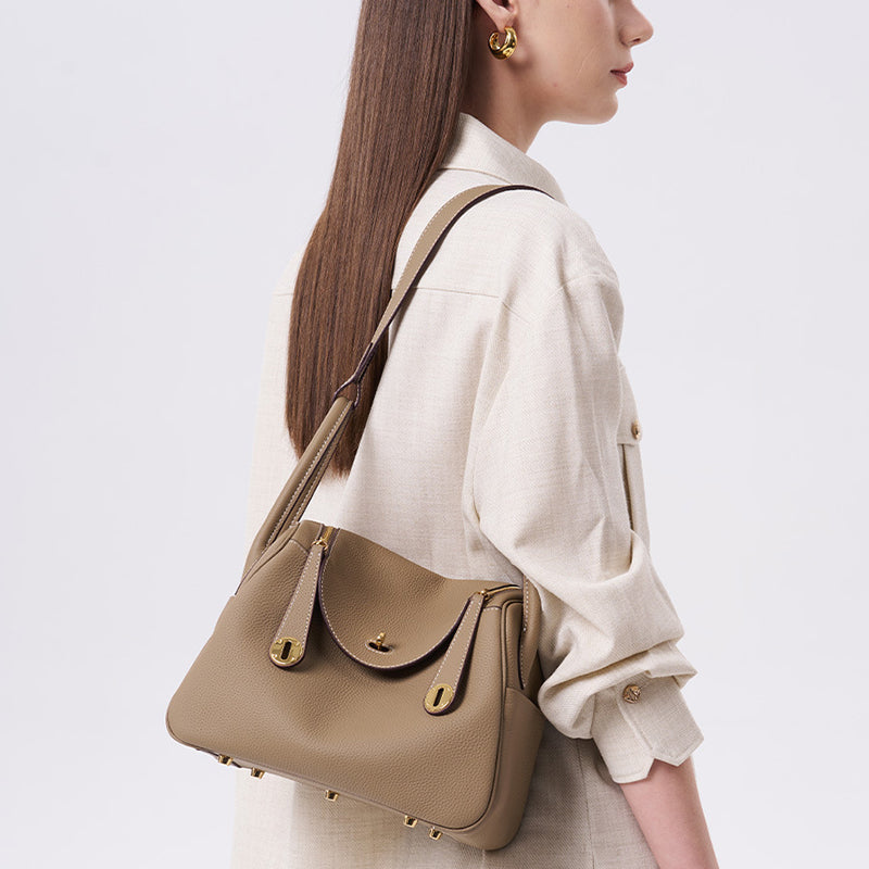 Pebbled Grain Leather Shoulder Bag with Gold Hardware – Small and Medium Sizes detail image 5