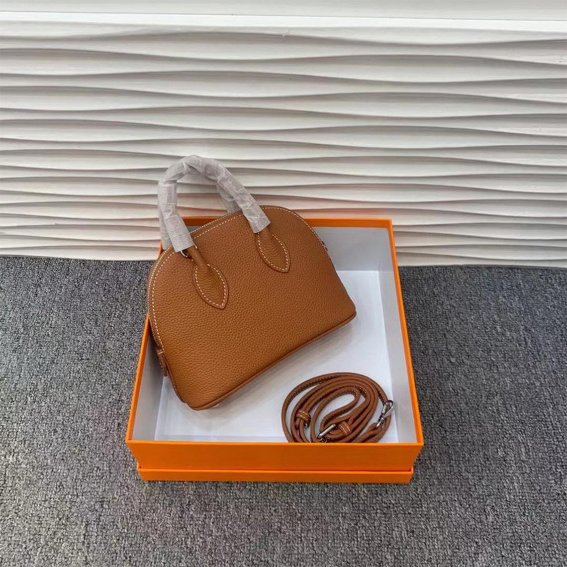 Mini Bowling Handbag in Top Grain Leather – 10 Colors detail image 4