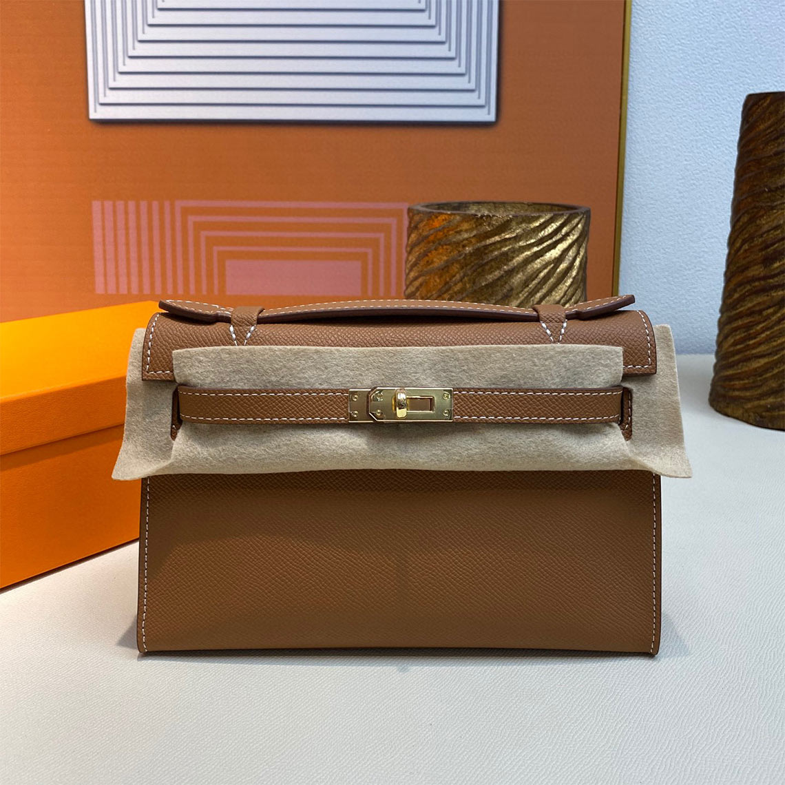 Small Leather Top Handle Bag with Adjustable Strap for Women detail image 9