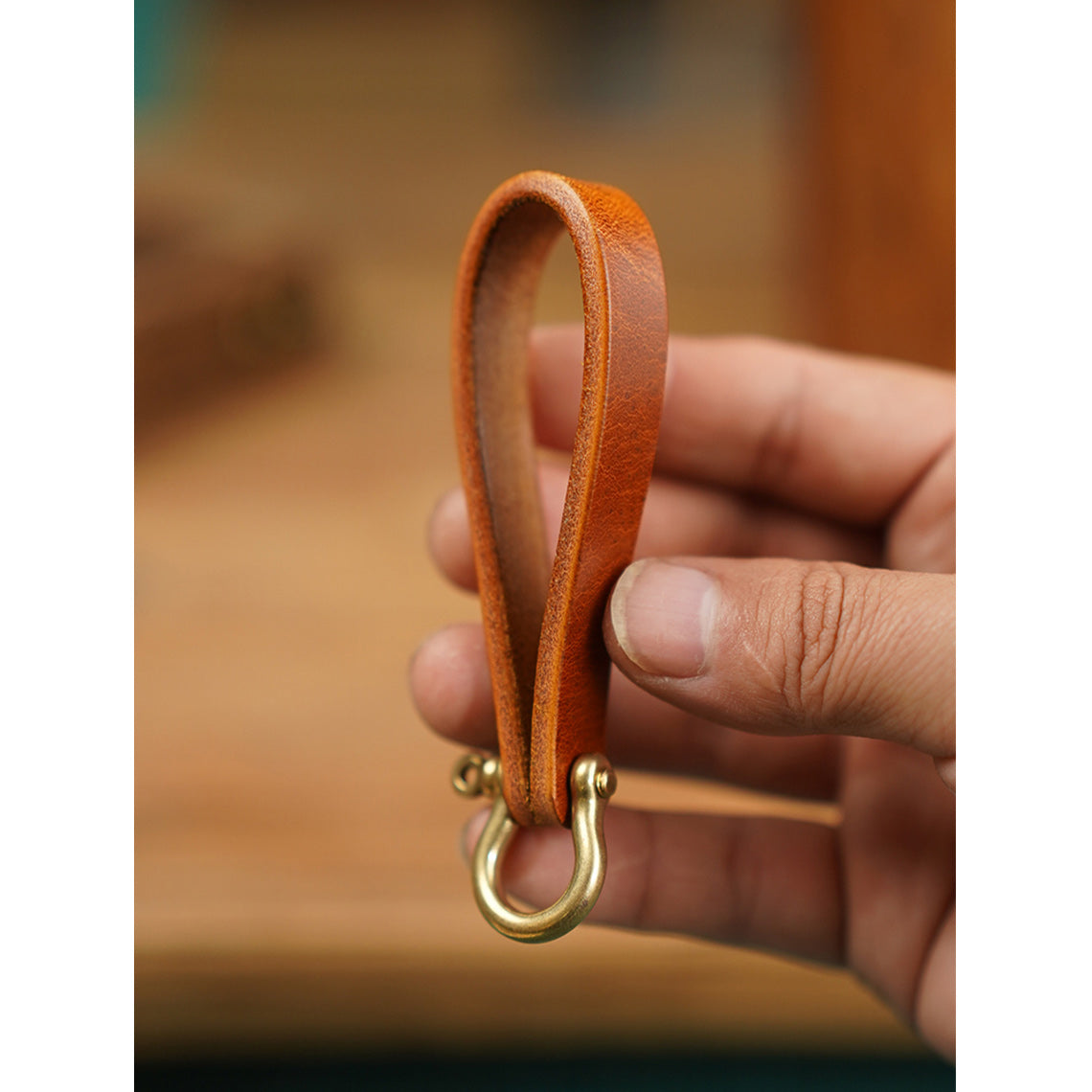 Heavy Duty Vegetable Tanned Leather Keyring with Brass Clip or Buckle detail image 4
