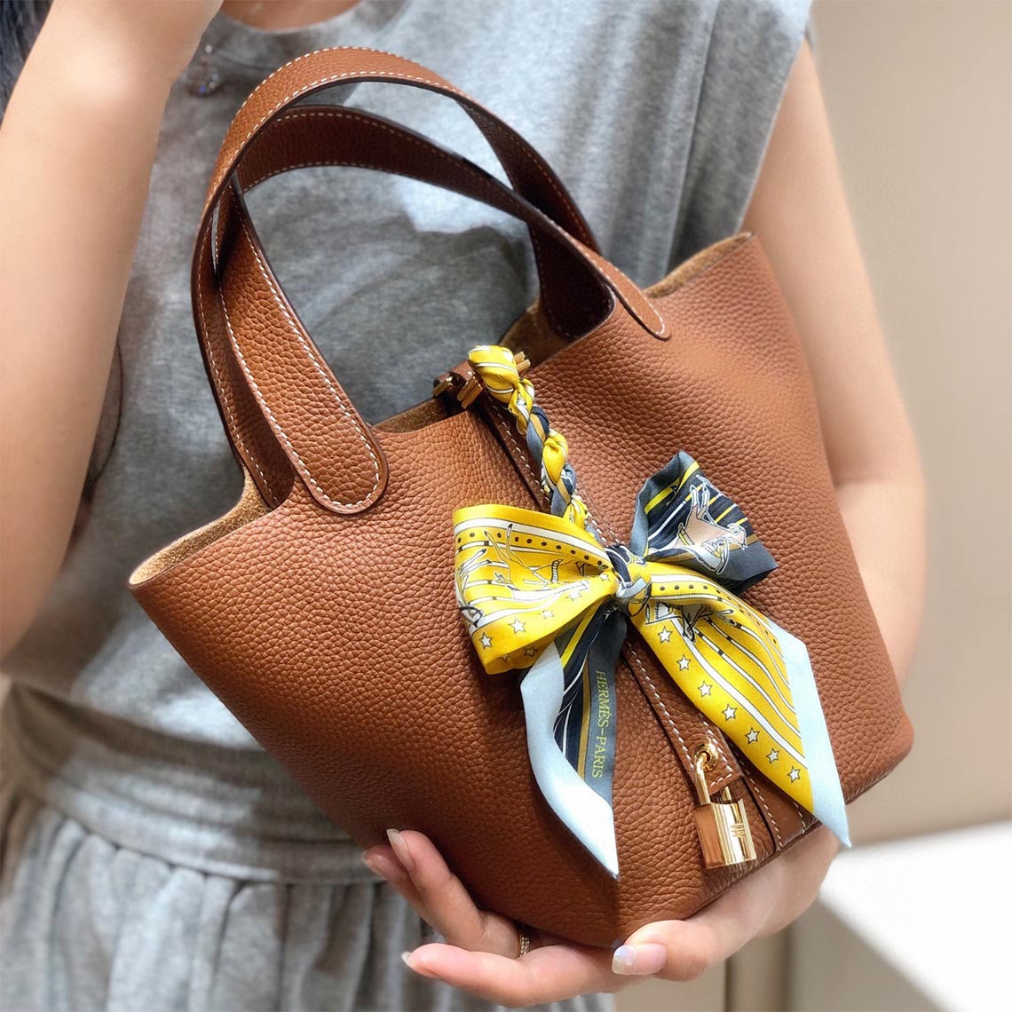 Top Grain Leather Bucket Bag with Lock Design - Small, Multiple Colors & Hardware Options detail image 1