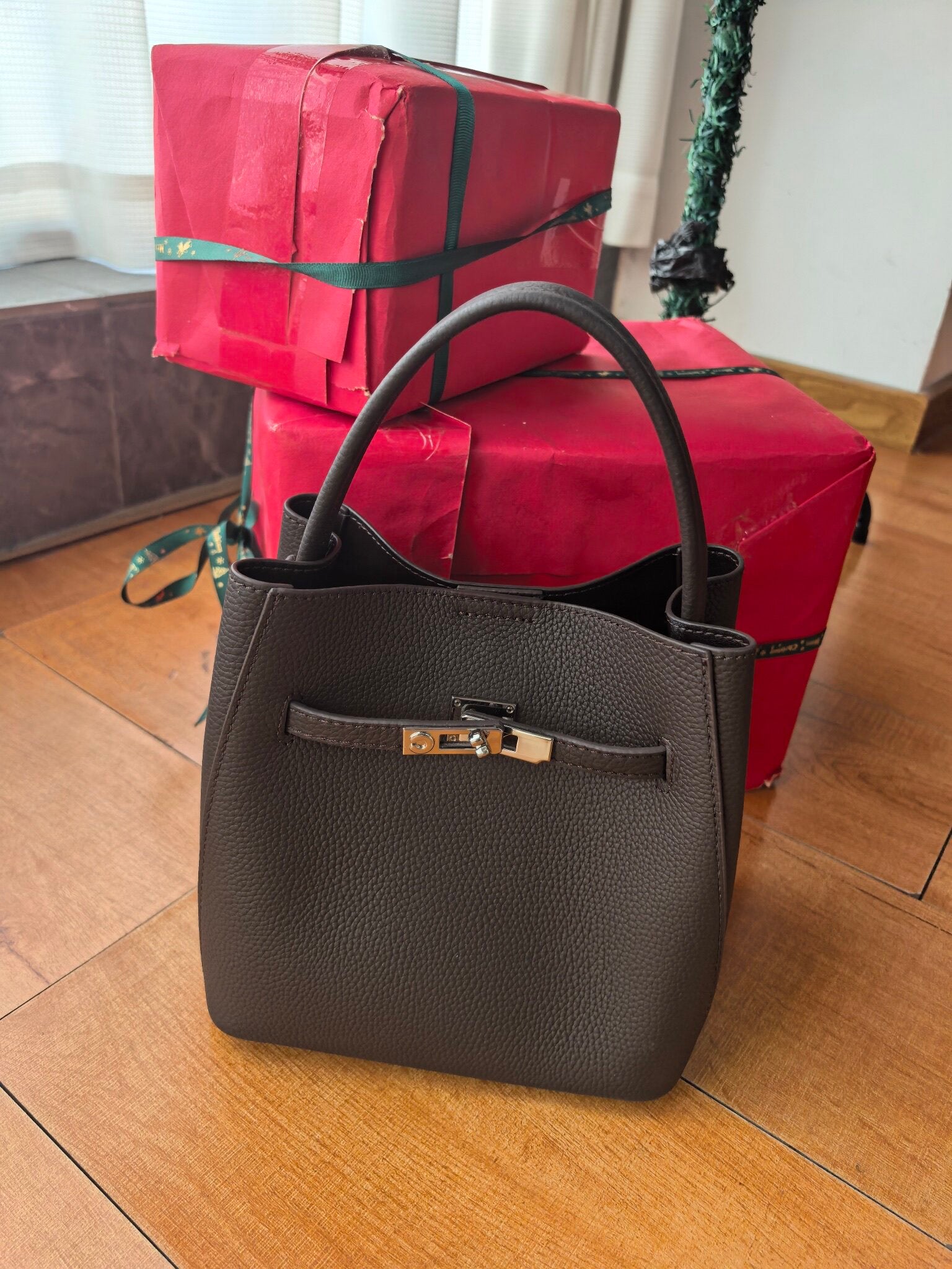 Pebbled Grain Leather Basket Bucket Bag detail image 3