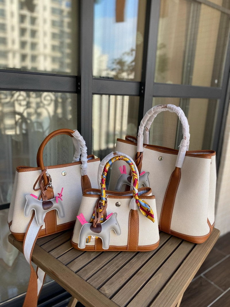 Canvas & Leather Tote Bag with Contrast Color – Three Sizes, Nine Colors detail image 3