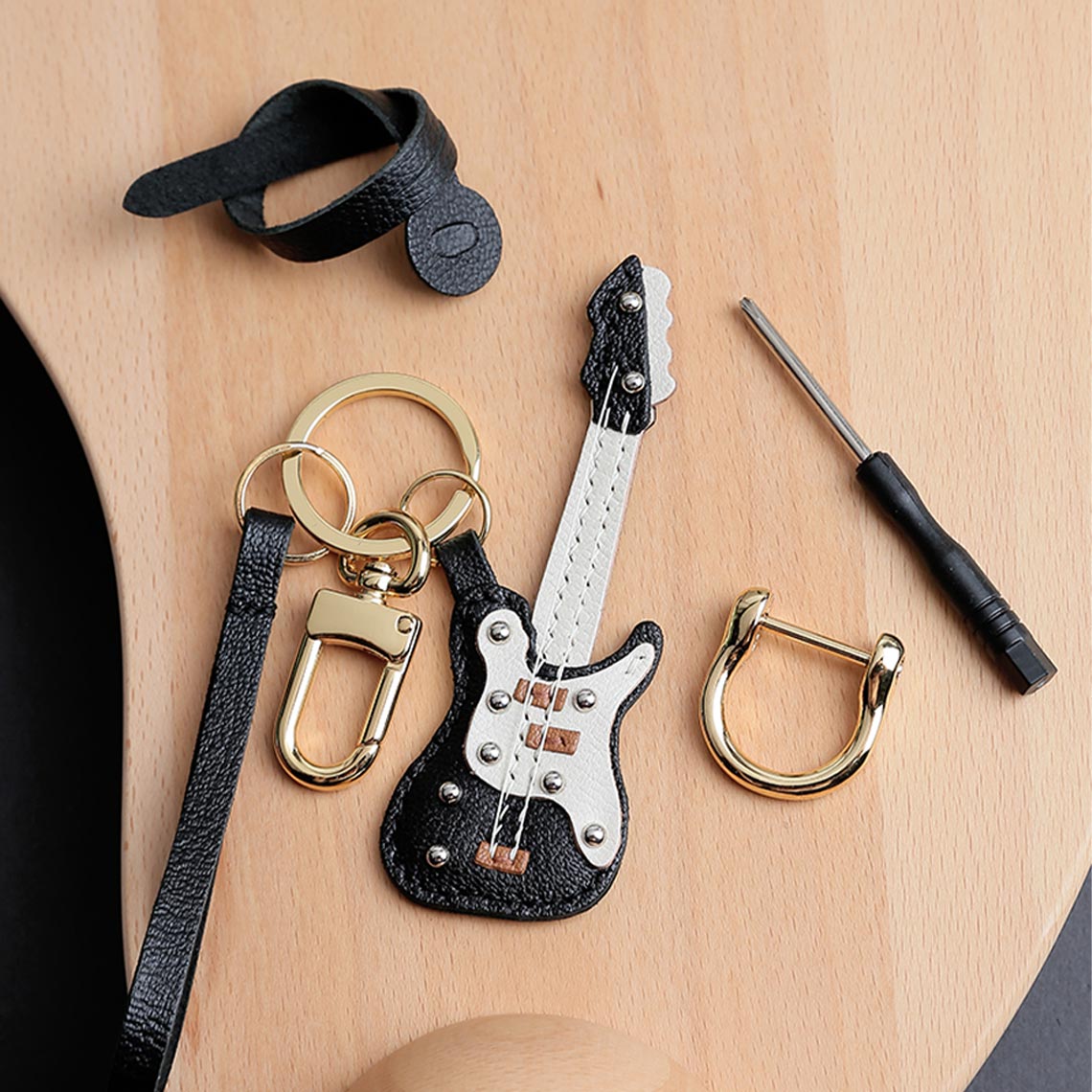 HandsewGift Guitar Design Leather DIY Keychain Kit detail image 6