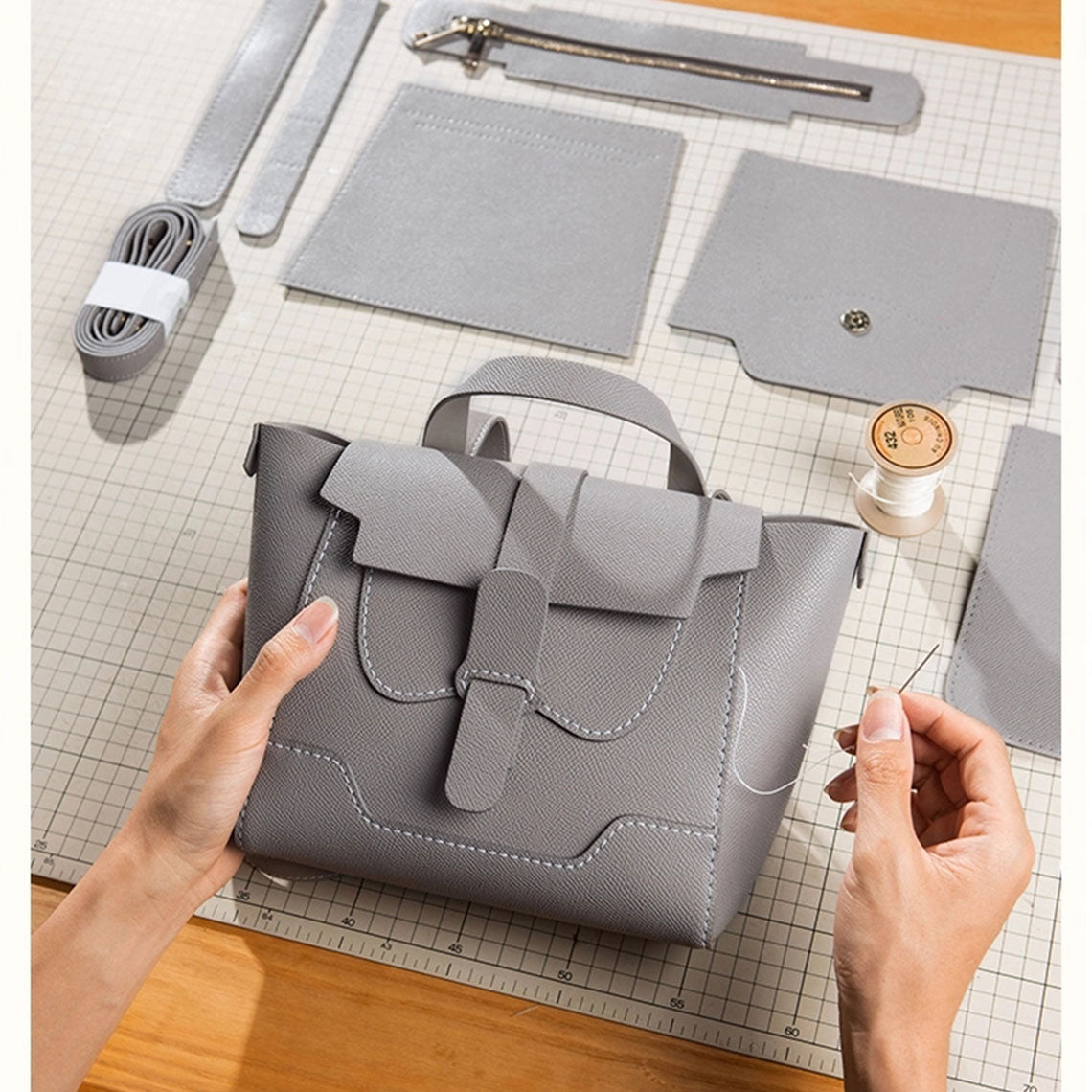 Handsewgift Leather Maestro Bag DIY Kit – Grey detail image 1