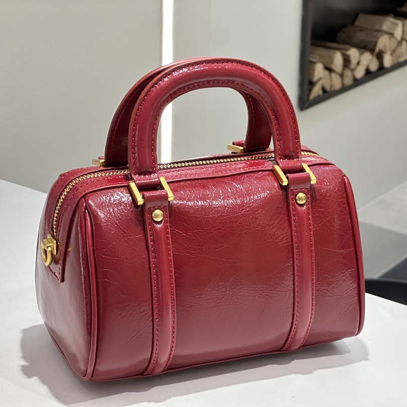 Retro Leather Boston Barrel Bag | Compact & Chic detail image 4